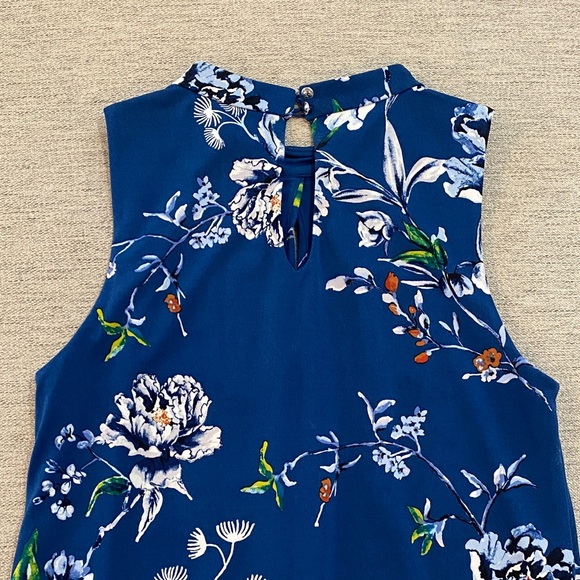 WHBM Blue Sleeveless Floral Blouse - Picture 5 of 6